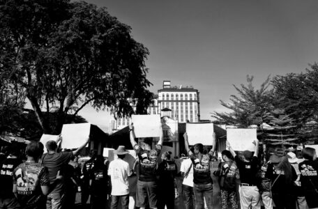 Cubanos saem às ruas em protesto contra o governo