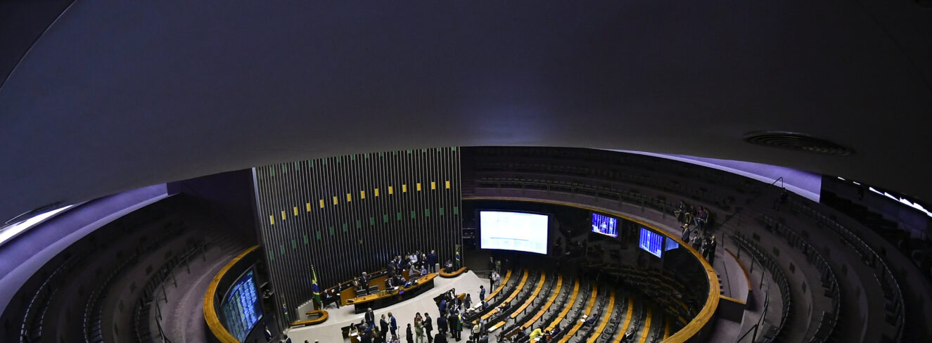 Oposição aposta em Lira para dar limites ao STF