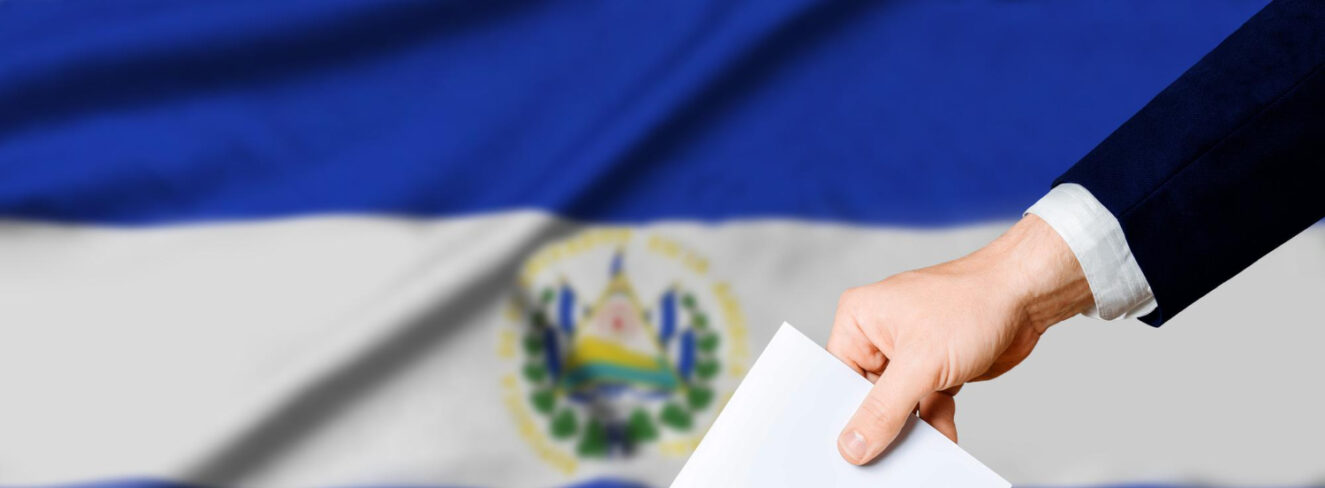 Da esquerda à direita: quem é Bukele, o autodeclarado presidente reeleito de El Salvador
