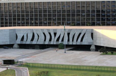 Lula deve ser pressionado a escolher duas novas ministras para vagas do STJ