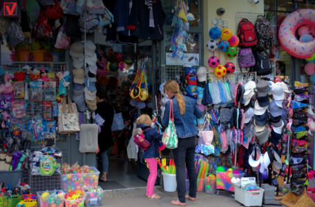 Vendas no comércio físico brasileiro crescem 10,1% no primeiro semestre, aponta Serasa