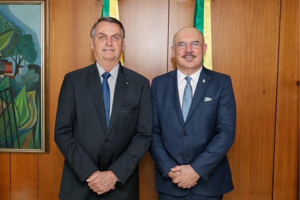 Ministro da Educação testa positivo para COVID-19