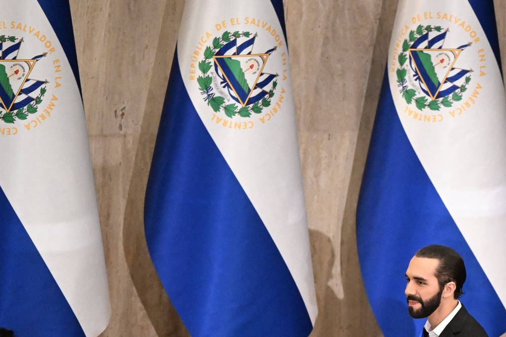 Da esquerda à direita: quem é Bukele, o autodeclarado presidente reeleito de El Salvador