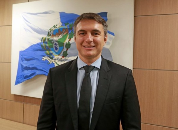 Secretário estadual de Educação do RJ é preso