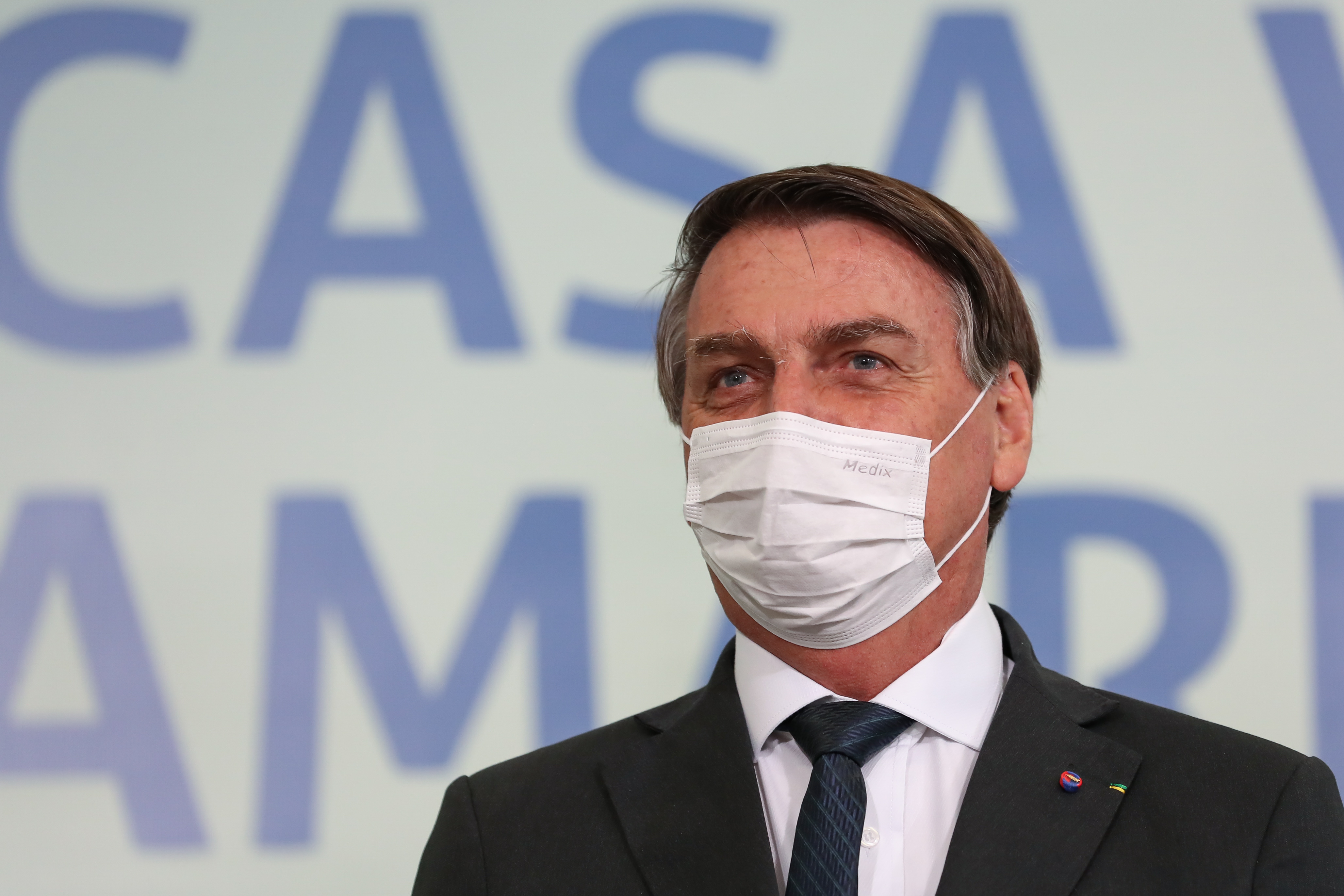 Bolsonaro lança programa de habitação Minha Casa Verde e Amarela