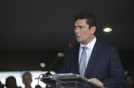 Sérgio Moro pede prioridade ao pacote anticrime e desagrada Maia