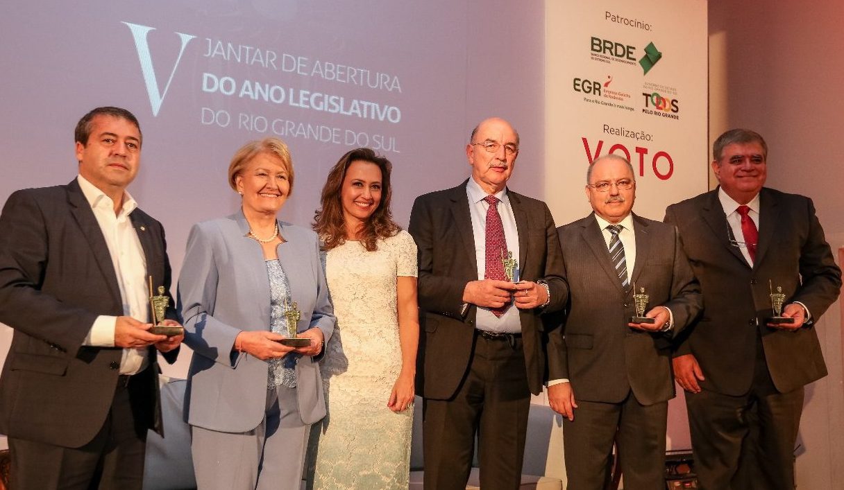 Líderes nacionais são homenageados pela Revista Voto