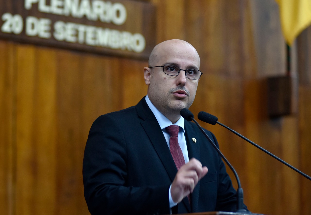 DEPUTADO GAÚCHO ADOTA COMPLIANCE EM GABINETE NA ASSEMBLEIA