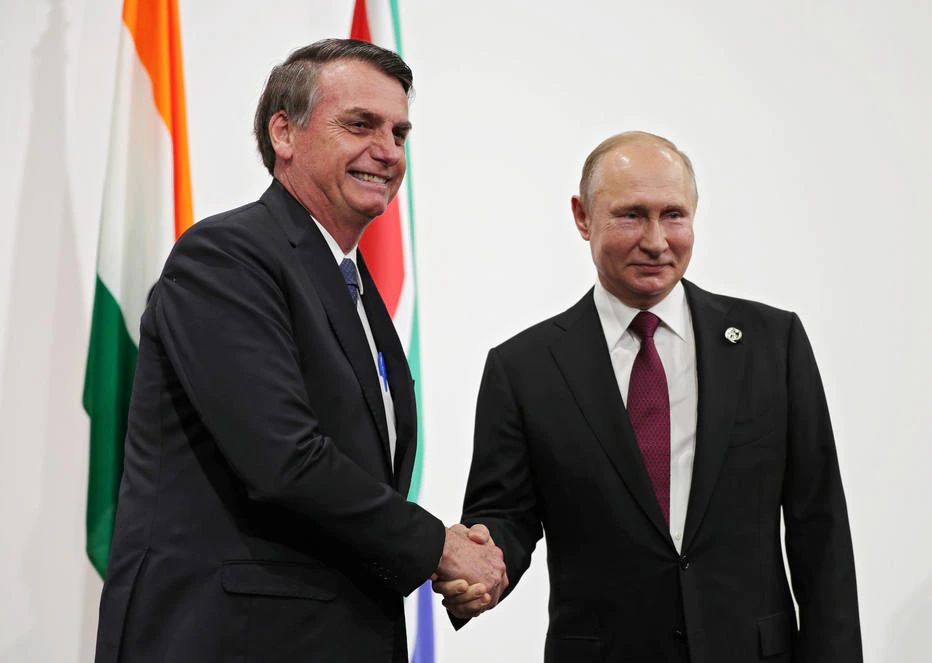 Bolsonaro desembarca em Moscou para discutir com Putin pautas estratégicas para o Brasil: agronegócio, energia e inteligência militar