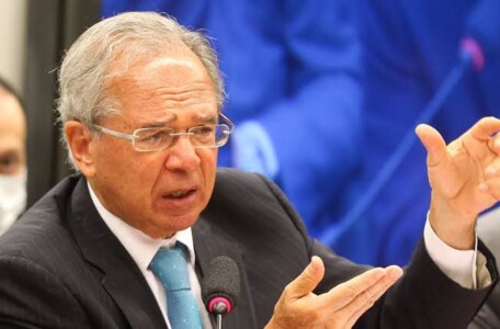 Paulo Guedes anuncia corte de 25% no IPI e afirma que governo federal avalia liberar saque do FGTS para população quitar dívidas