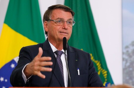 Bolsonaro pede interferência da OMC contra sanções para fertilizantes