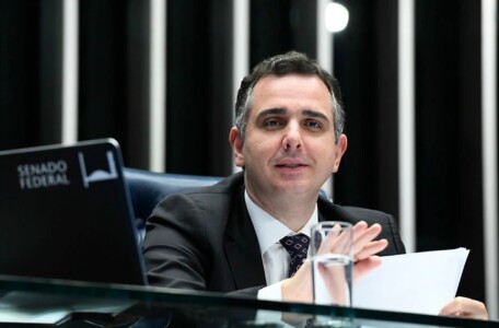 Pacheco diz que indulto de Bolsonaro a Daniel Silveira deve ser mantido no Congresso