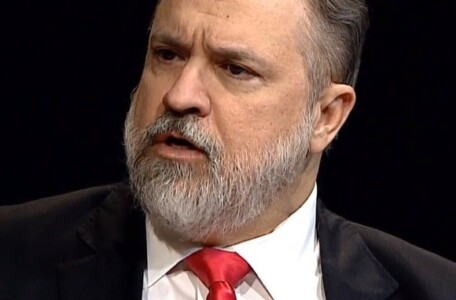 PGR afirma que indulto de Bolsonaro a Daniel Silveira foi constitucional