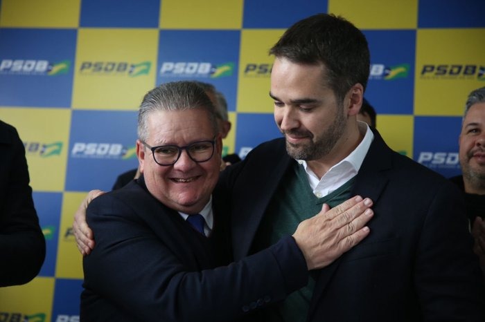 Eduardo Leite anuncia pré-candidatura ao governo do RS