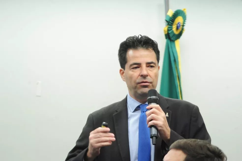 Ministro diz que Governo não pode interferir nos preços da Petrobras