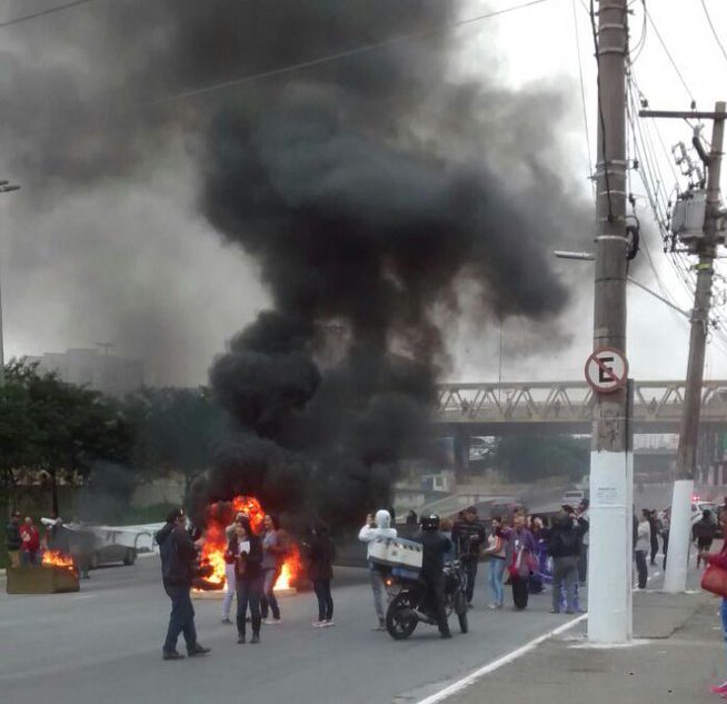 Greve das centrais sindicais causam transtornos no País