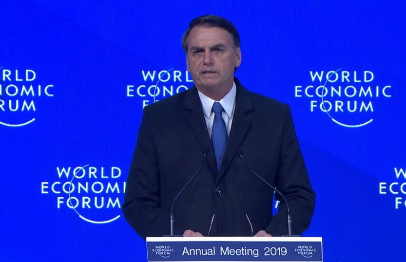 Em discurso curto, Bolsonaro defende reformas e agenda liberal