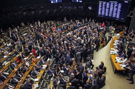 Câmara barra denúncia contra Temer