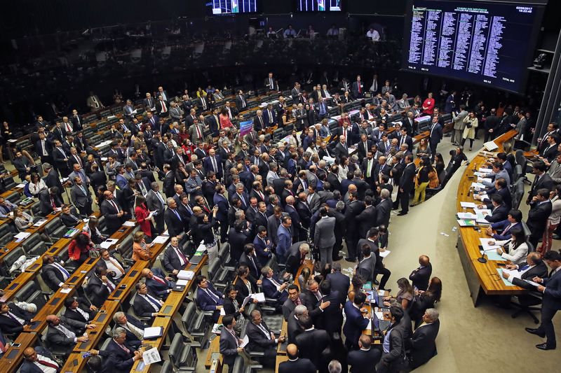 Câmara barra denúncia contra Temer