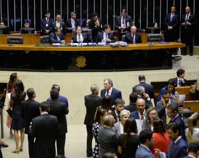 Congresso aprova repasse de R$ 2 bilhões a municípios