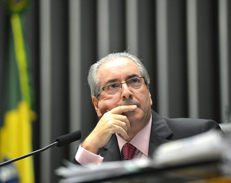 Marco Aurélio concede liberdade a Cunha, mas ele continua preso