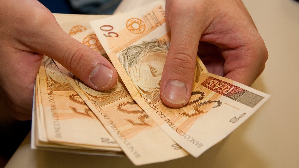 BC reduz taxa básica de juros para 12,25%
