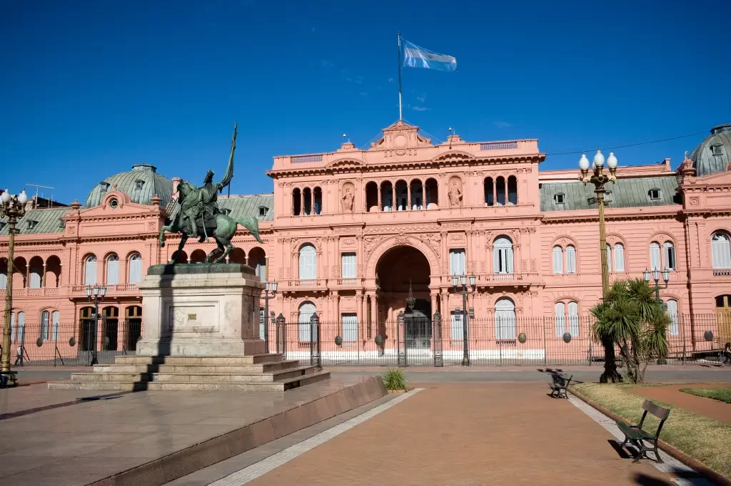 ARGENTINA INVESTIGA AMEAÇA DE BOMBA NA CASA ROSADA