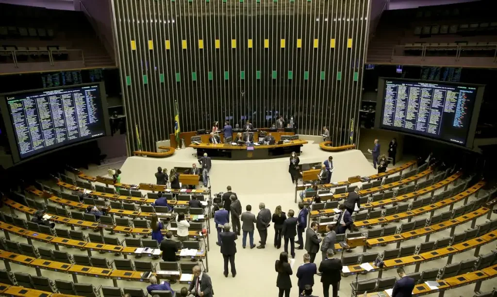 CÂMARA APROVA REGULAMENTAÇÃO DO LOBBY