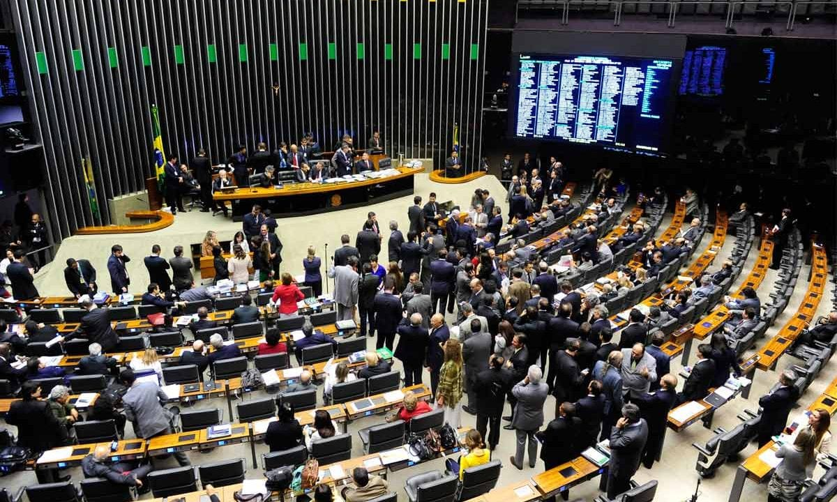 Posse de parlamentares e eleições das presidências da Câmara e do Senado serão realizadas nesta quarta-feira