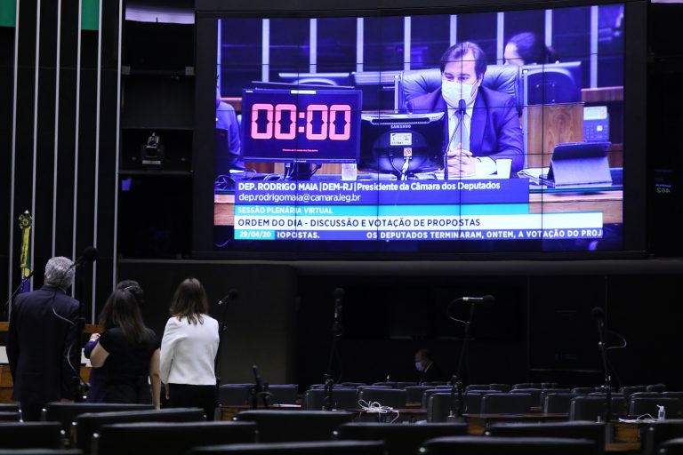 Câmara votará suspensão de reajuste de remédios e de planos de saúde