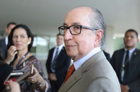 TENTATIVA DE RECRIAR CPMF DERRUBA CHEFE DA RECEITA