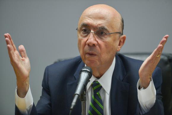 Meirelles admite usar FGTS no lugar do seguro-desemprego