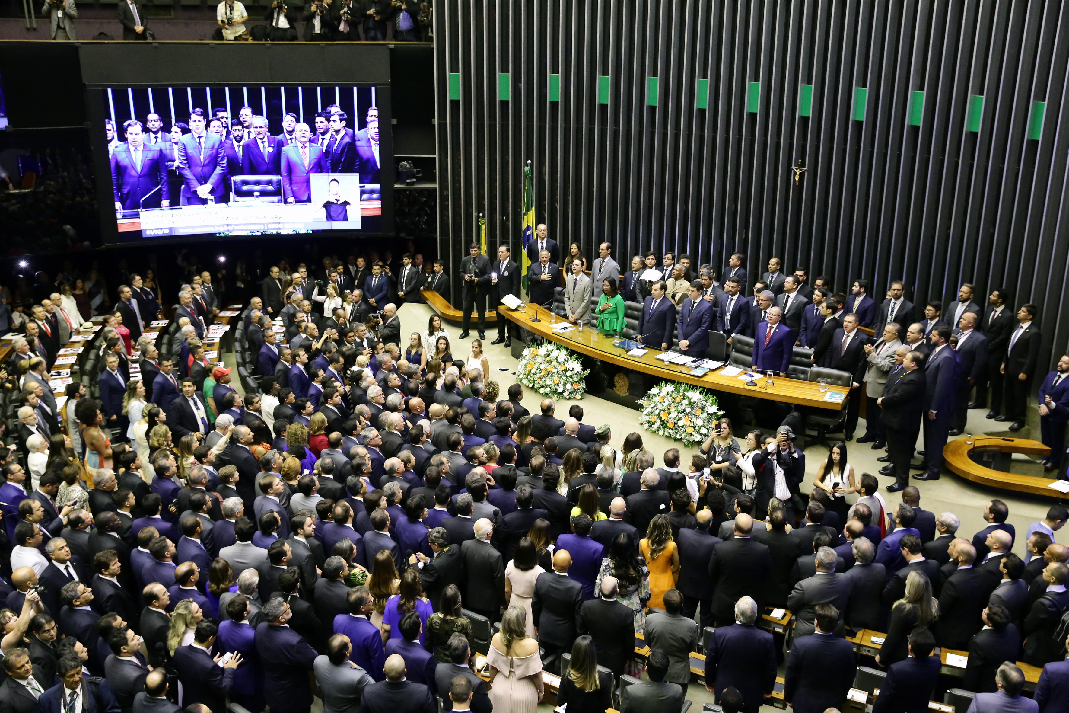 Com renovação histórica, parlamentares tomam posse no Congresso