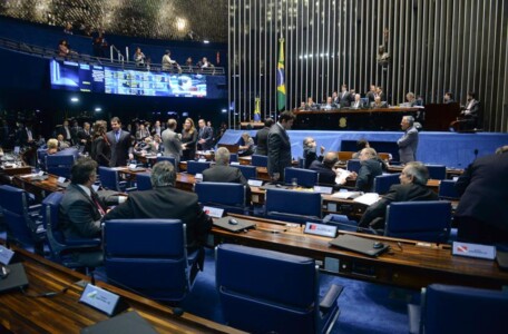 Fim do foro privilegiado entra na pauta do Senado