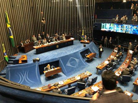 Reforma trabalhista é aprovada no Senado