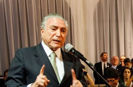 “Sou regente da orquestra e ela não desafina”, diz Temer