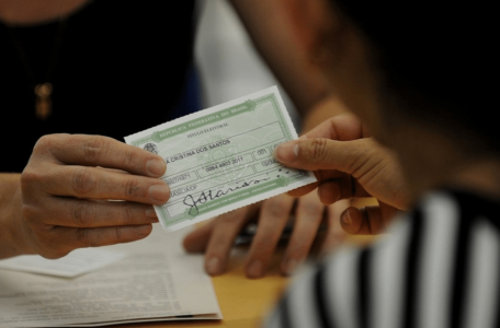 Supremo suspende 3,3 milhões de títulos de eleitores