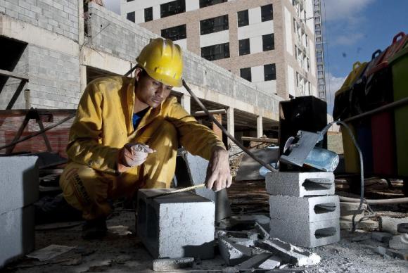 Brasil abriu 67,3 mil vagas de emprego no primeiro semestre