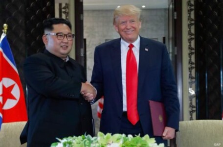 Trump e Kim assinam acordo histórico por desnuclearização