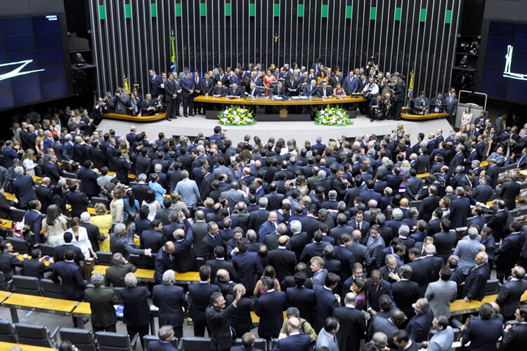 O QUE OS JOVENS LÍDERES NO CONGRESSO PENSAM PARA MUDAR O BRASIL