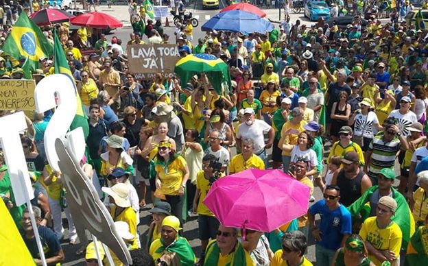 Manifestantes pedem manutenção de prisão em segunda instância