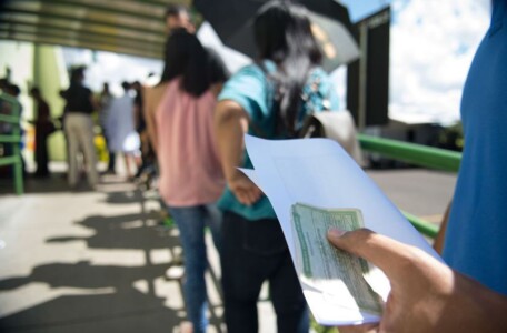 Mais de 147 milhões de eleitores vão às urnas