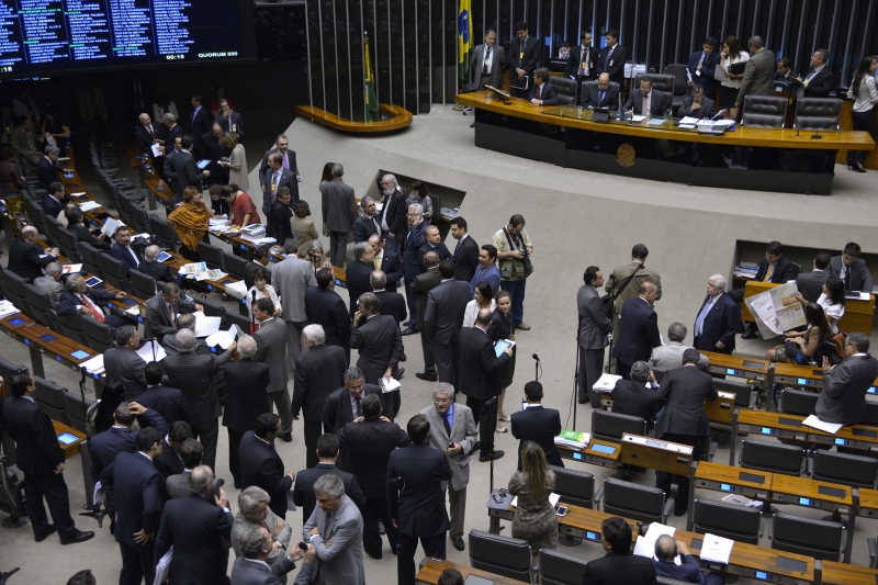 Reformas da Previdência e trabalhista movimentam a Câmara dos Deputados