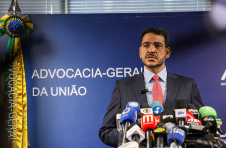 Messias começa campanha por vaga no STF