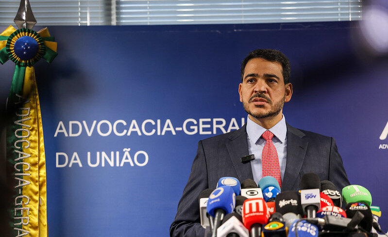 Messias começa campanha por vaga no STF